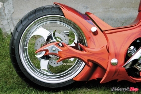 Motorcycle-Mojo_04_Boots-Bike